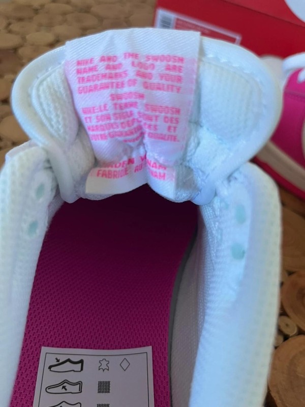 Nike dunk low fuchsia gs 2
