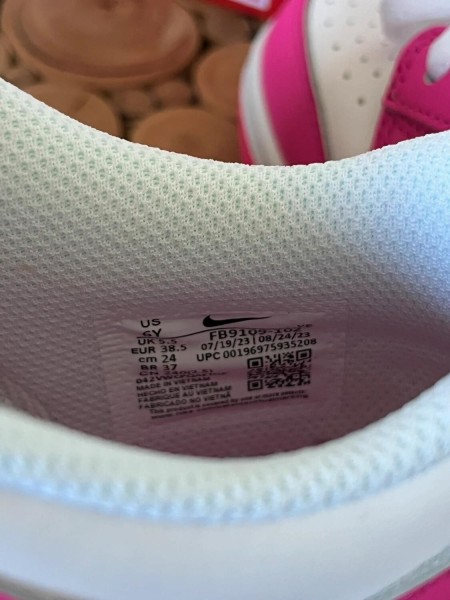 Nike dunk low fuchsia gs