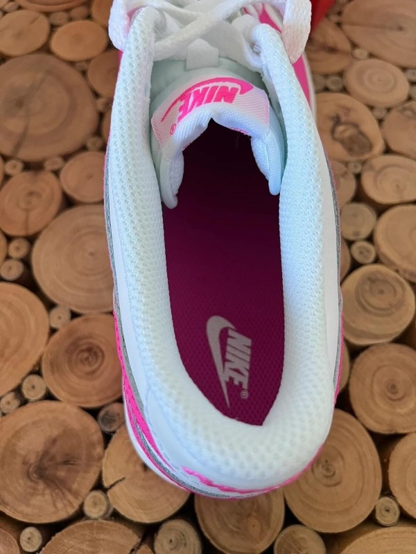 Nike dunk low fuchsia gs 2