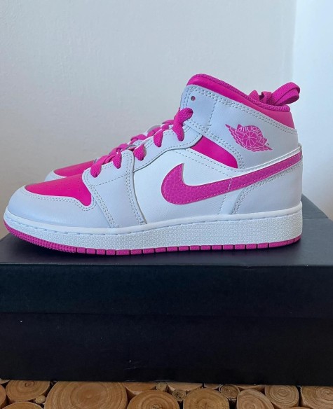 Nike air jordan 1 mid rose
