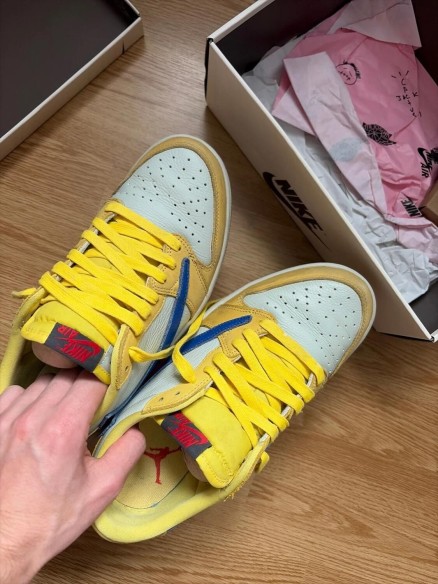Nike air jordan 1 Travis Scott canary bleu et jaune