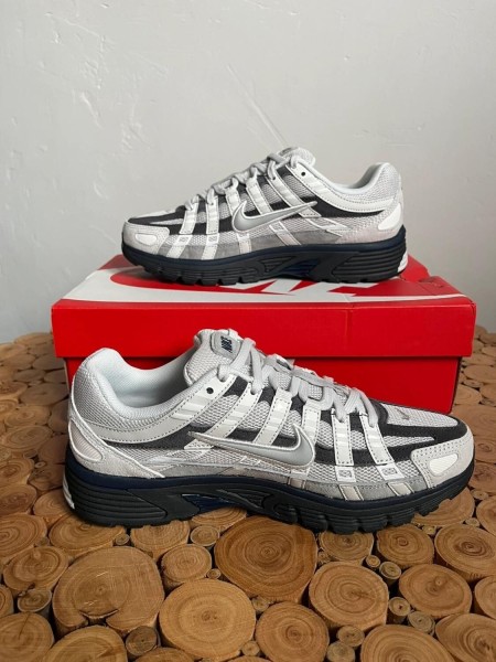 Nike P-6000 grise blanche et noire