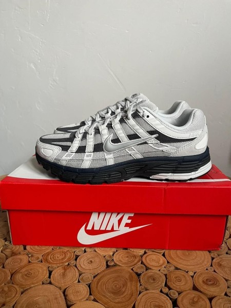Nike P-6000 grise blanche et noire