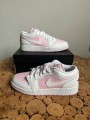 Air Jordan 1 low rose et blanche