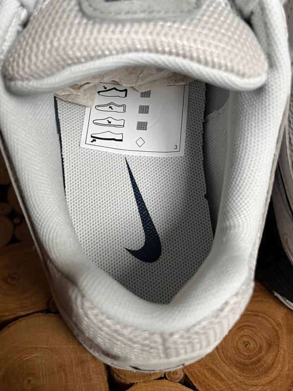 Nike P-6000 grise blanche et noire 2