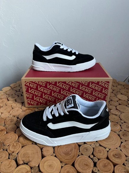 Vans Hylane noire blanche neuves taille 36