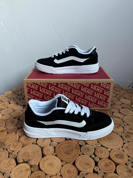 Vans Hylane noire blanche neuves taille 36