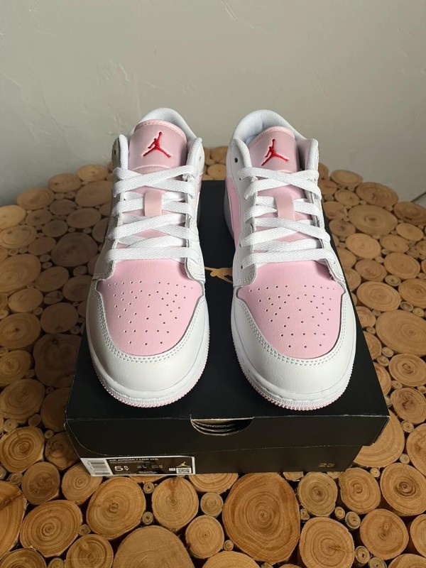 Air Jordan 1 low rose et blanche 2