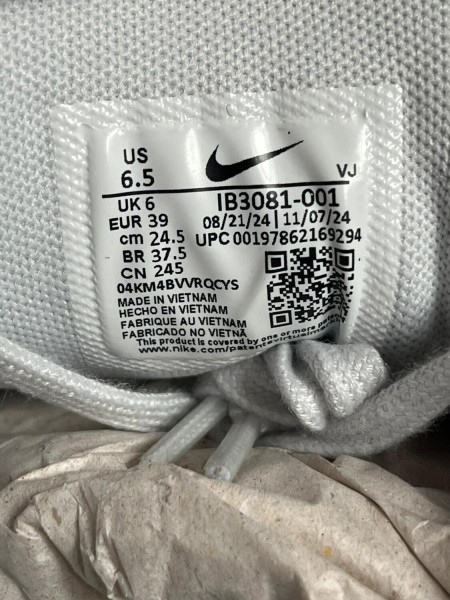 Nike P-6000 grise blanche et noire