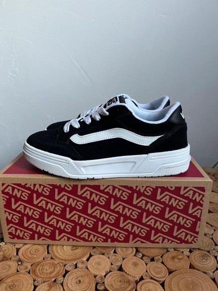 Vans Hylane noire blanche neuves taille 36
