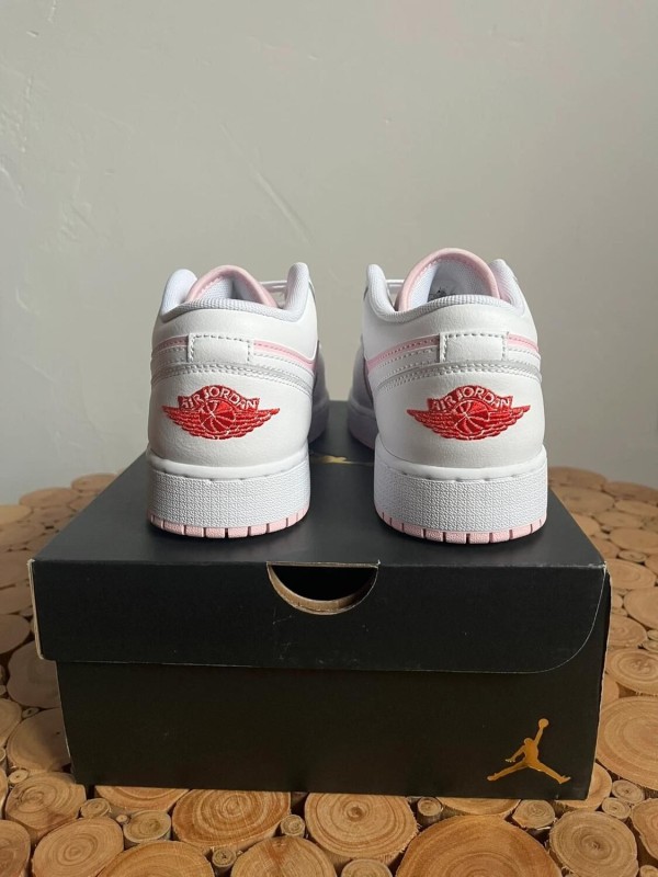 Air Jordan 1 low rose et blanche 2