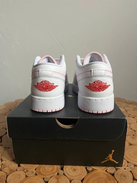 Air Jordan 1 low rose et blanche