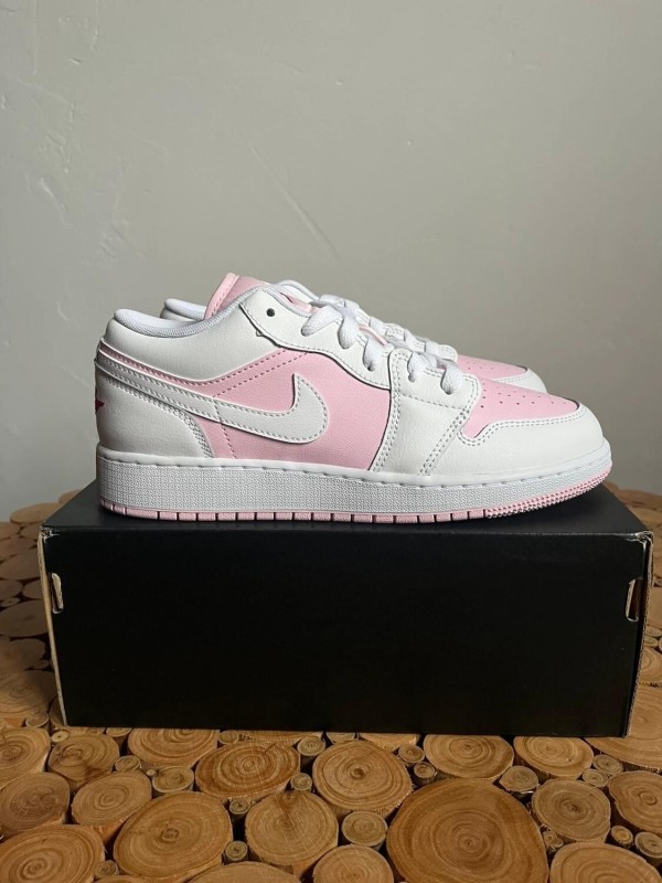 Air Jordan 1 low rose et blanche 2