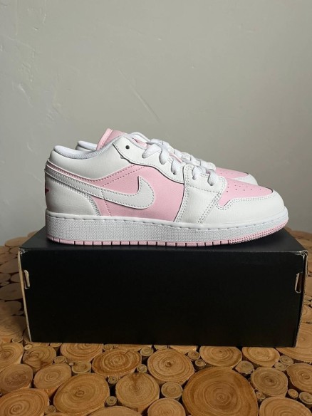 Air Jordan 1 low rose et blanche