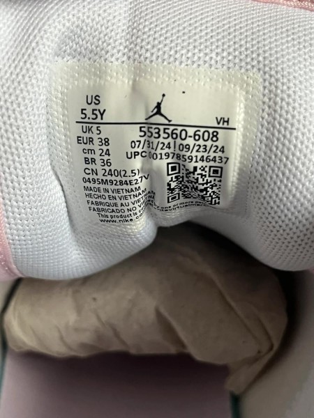 Air Jordan 1 low rose et blanche