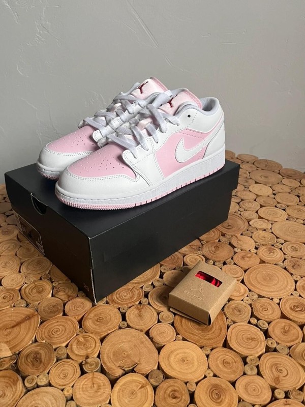 Air Jordan 1 low rose et blanche 2