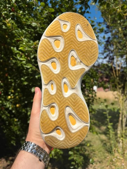 Yeezy 700v3 Arzareth taille 41,5