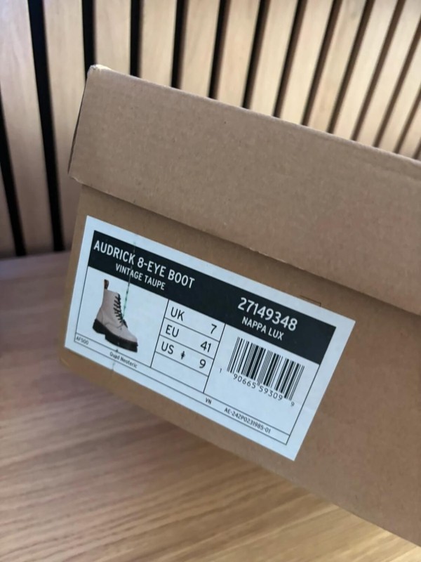 Dr Martens Audrick 8-Eye Boot Vintage Taupe - 41 2