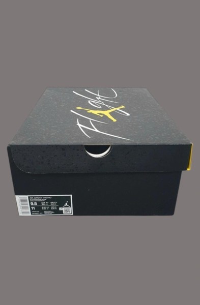 Nike Jordan 4 Thunder Retro 2023 taille 43