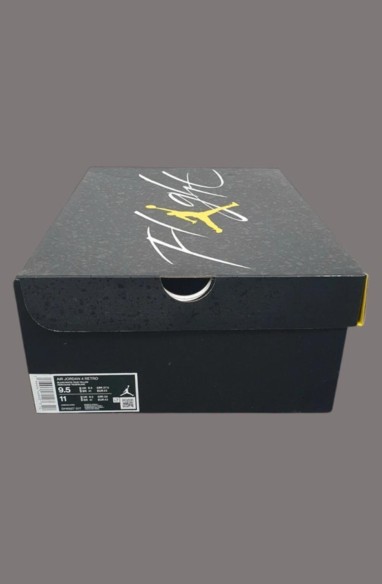 Nike Jordan 4 Thunder Retro 2023 taille 43
