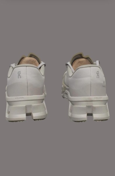 On Post Archive Faction Cloudmonster taille 41