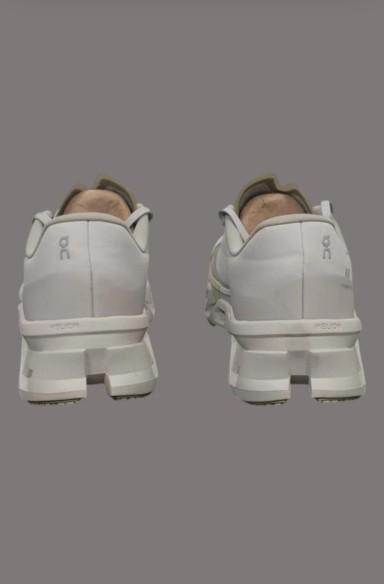 On Post Archive Faction Cloudmonster taille 41
