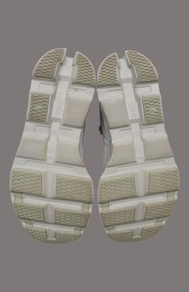 On Post Archive Faction Cloudmonster taille 41