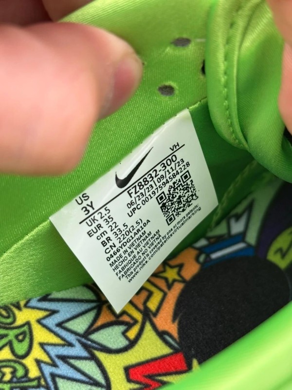 Nike Dunk SB Buttercup X The Powerpuff Girls - Taille 35 2