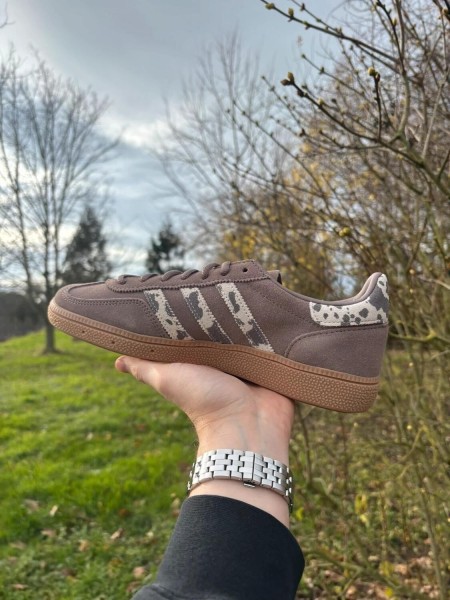 adidas handball spezial earth strata cow print - taille 39,5
