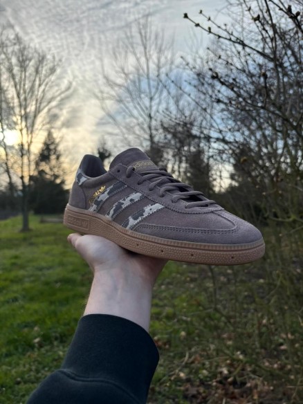 adidas handball spezial earth strata cow print - taille 39,5