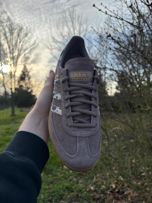 adidas handball spezial earth strata cow print - taille 39,5 2