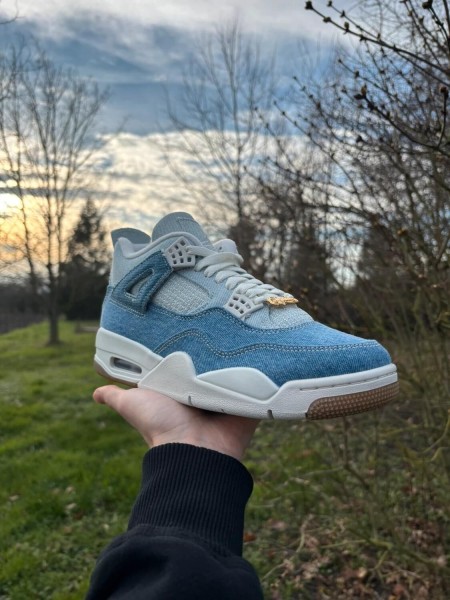 Jordan 4 worn blue denim - taille 39