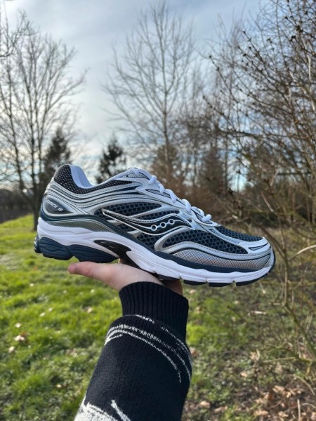 Saucony Progrid Omni 9 Deep Navy - Taille 45
