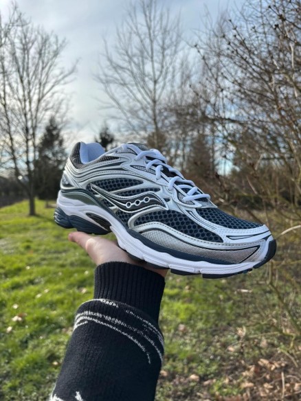 Saucony Progrid Omni 9 Deep Navy - Taille 45