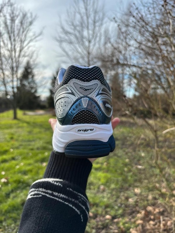 Saucony Progrid Omni 9 Deep Navy - Taille 45 2