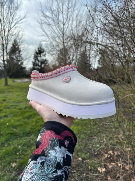 UGG Tazz Love '26 Sea Salt Rosetta - Taille 39