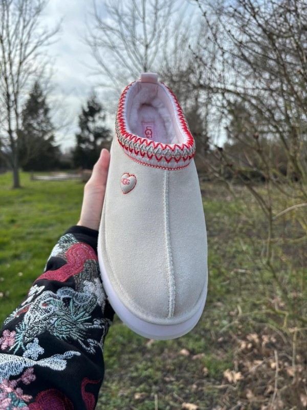 UGG Tazz Love '26 Sea Salt Rosetta - Taille 39 2