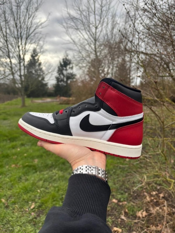 Jordan 1 Retro High OG Black Toe Reimagined - Taille 40 2