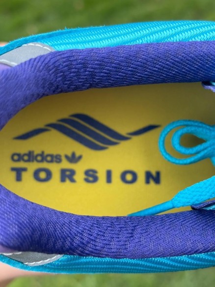 Adidas ZX 8000 consortium blue glow - Taille 44