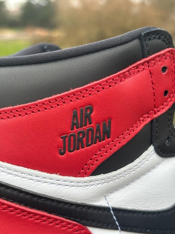 Jordan 1 Retro High OG Black Toe Reimagined - Taille 40 2