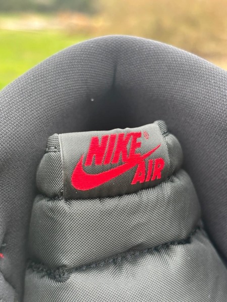 Jordan 1 Retro High OG Black Toe Reimagined - Taille 40