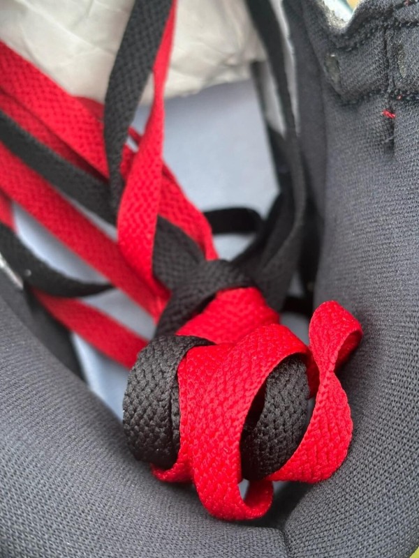 Jordan 1 Retro High OG Black Toe Reimagined - Taille 40 2