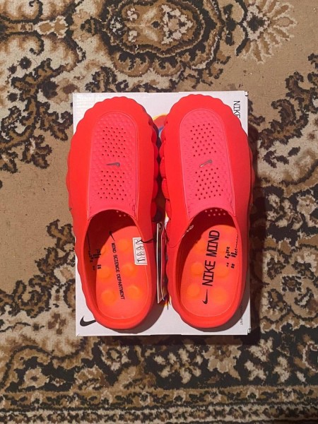 Nike Mind 001