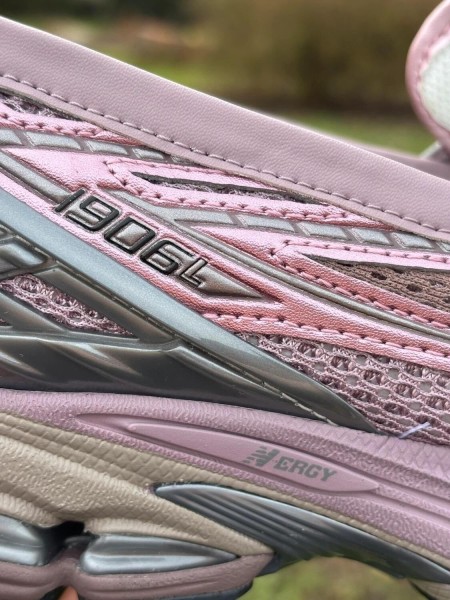 New Balance 1906L Metallic pink - Taille 42
