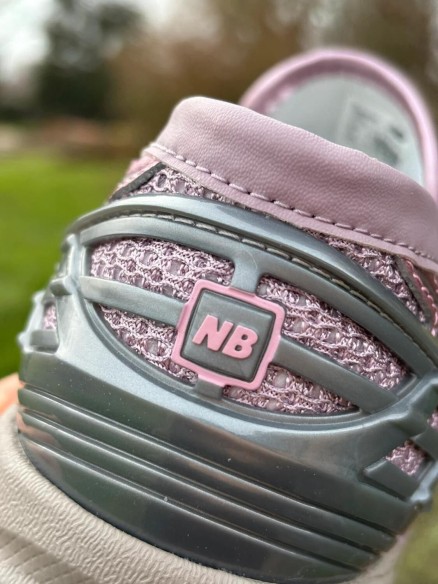 New Balance 1906L Metallic pink - Taille 42