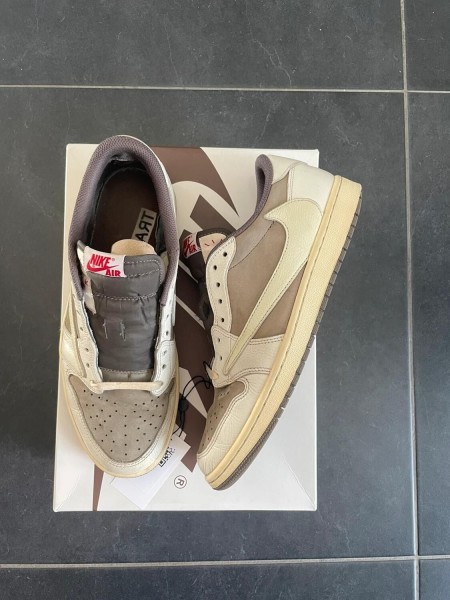 Travis Scott Jordan 1 Low Reverse Mocha - EU 45 // US 11