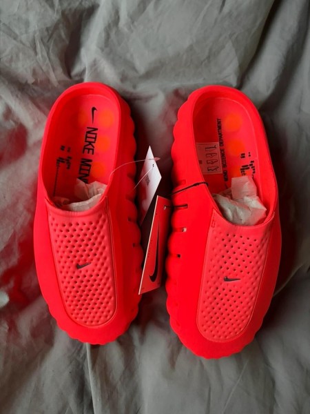 Nike Mind 001 Solar Red