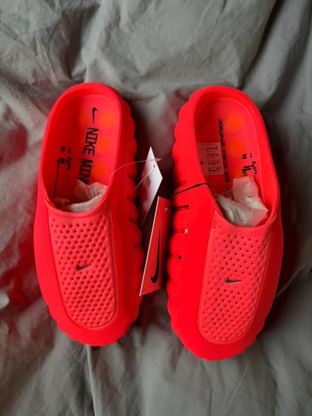 Nike Mind 001 Solar Red