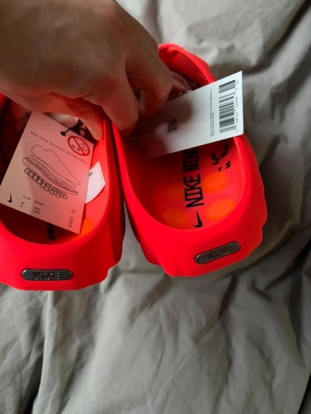 Nike Mind 001 Solar Red