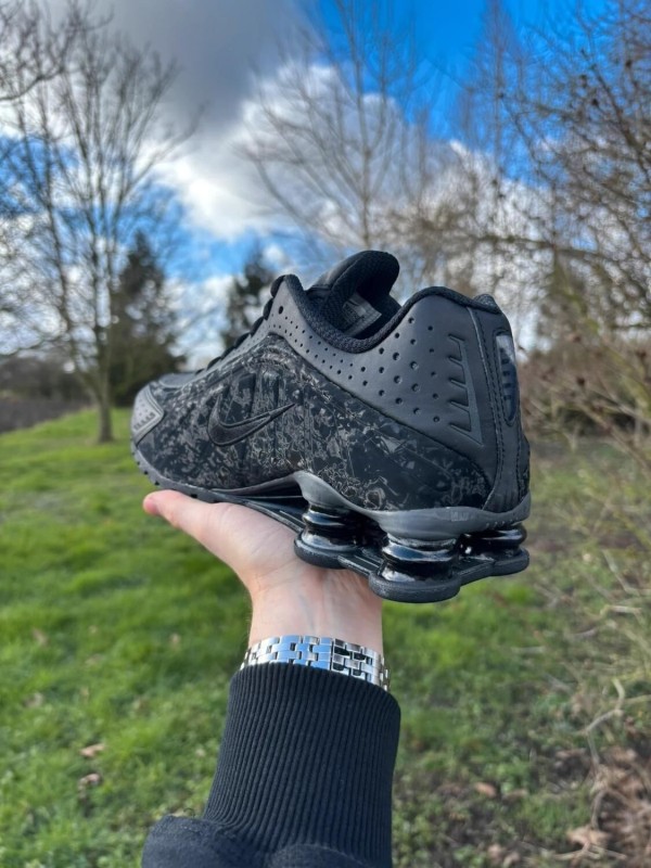 Nike Shox R4 Black Floral - Taille 41 2